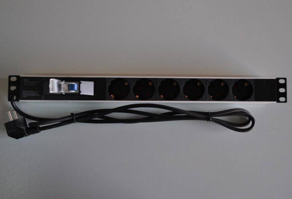 Контакт за шкаф Разклонител за монтаж в комуникационен шкаф 6 гнезда шуко + 1х16А 1Uна ниска цена с бърза доставка - BestPC.BG