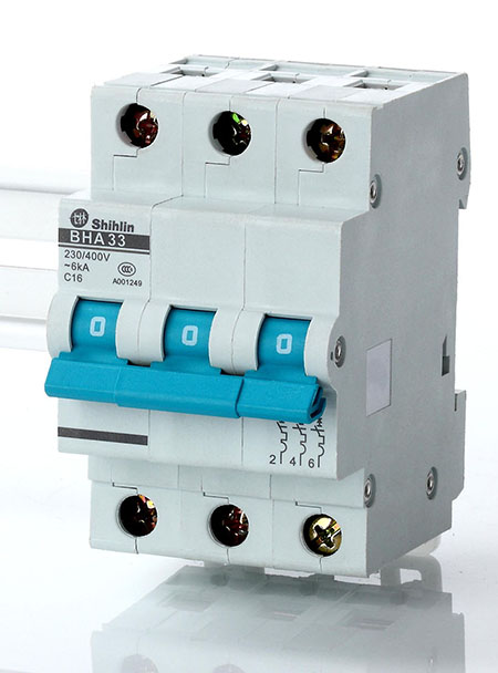Продукт Миниатюрен автоматичен прекъсвач  MCB 3P 6kA C-40A Shihlinна ниска цена с бърза доставка - BestPC.BG