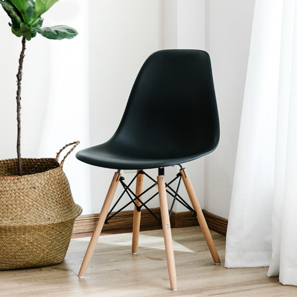 Трапезен стол RFG Vassy Black, черенна ниска цена с бърза доставка - BestPC.BG