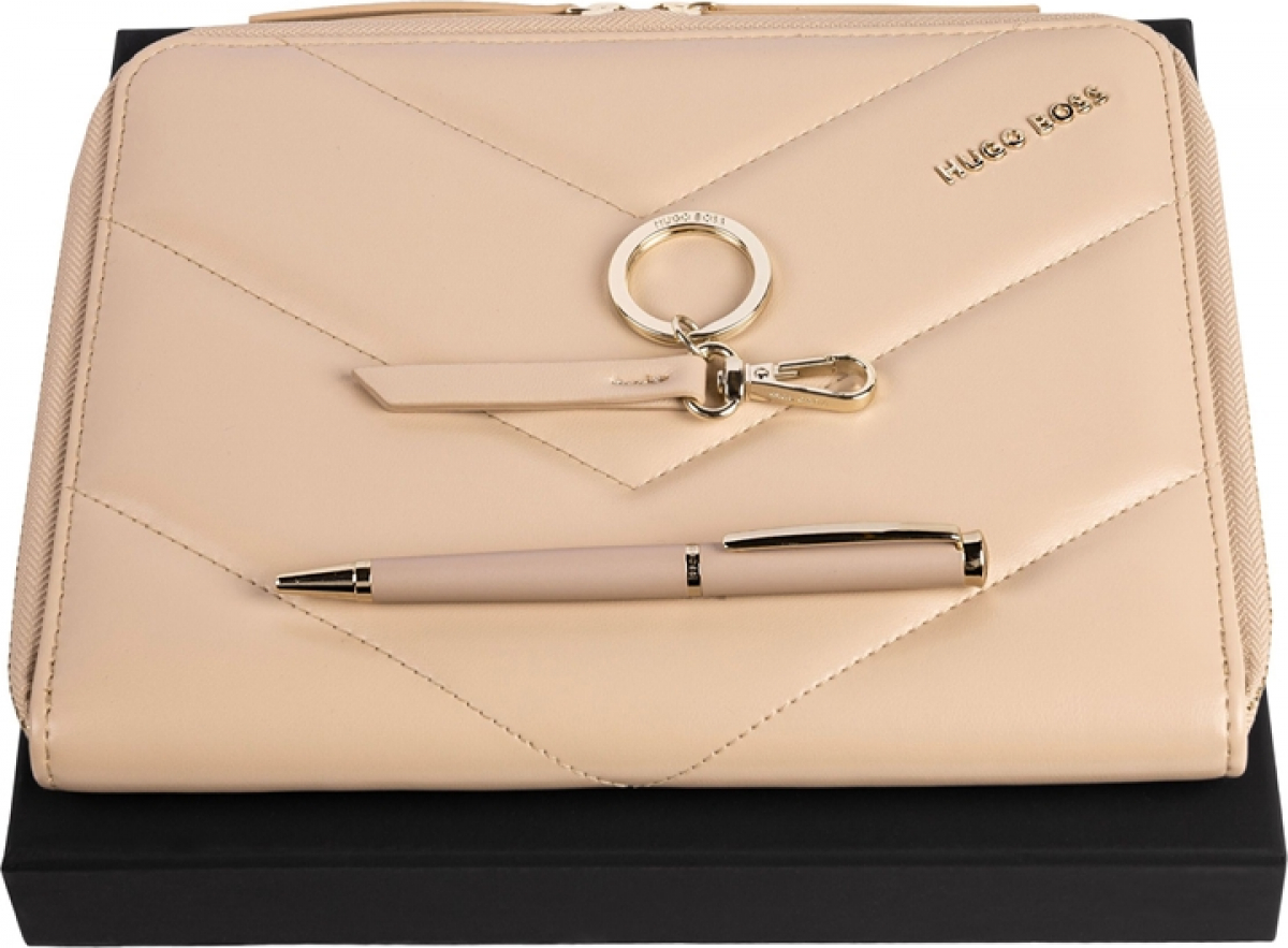 Hugo Boss Комплект химикалка, конферентна папка и ключодържател Trigaна ниска цена с бърза доставка - BestPC.BG