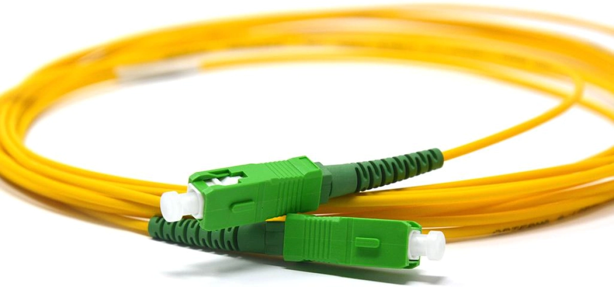 Оптична корда SeaMAX, 2m, SC-SC APC, SM G652D, simplex, 2.0mm, LSZHна ниска цена с бърза доставка - BestPC.BG