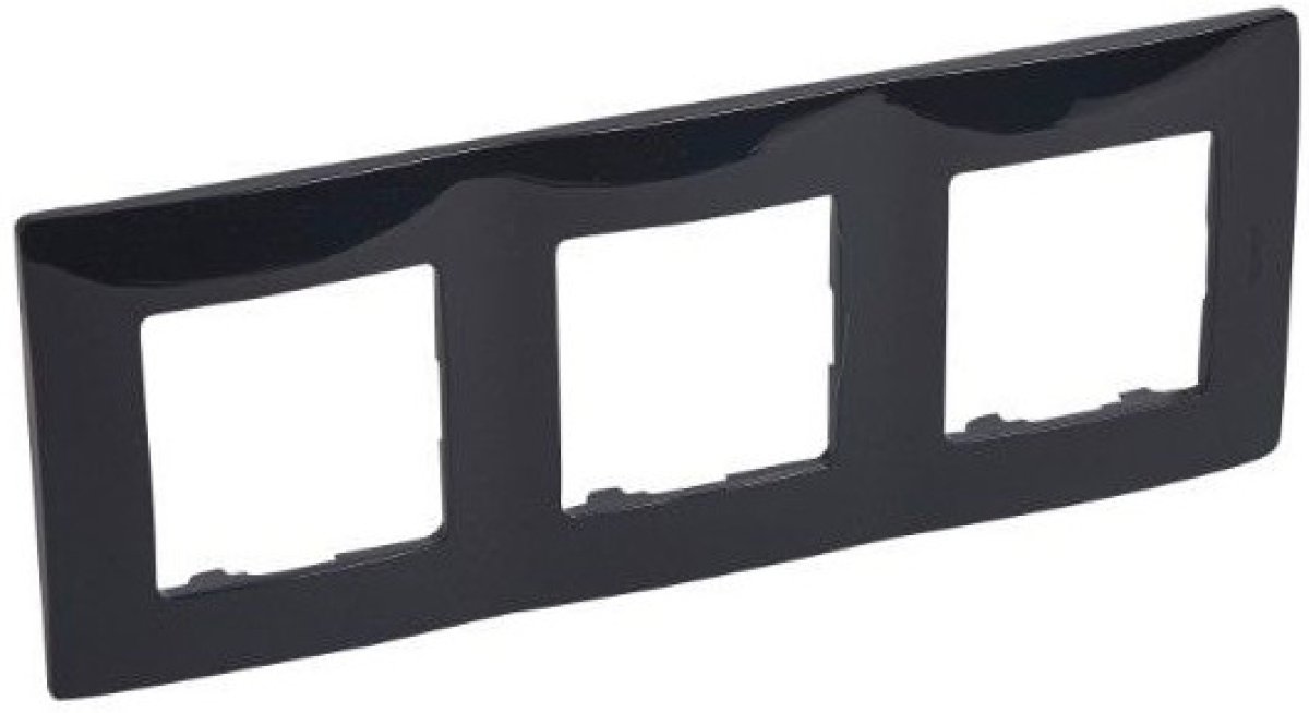 Продукт Тройна рамка Legrand Niloe, чернана ниска цена с бърза доставка - BestPC.BG