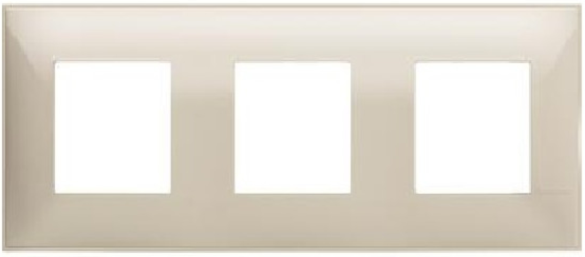 Продукт Тройна рамка BTicino Classia Legrand, кремна ниска цена с бърза доставка - BestPC.BG