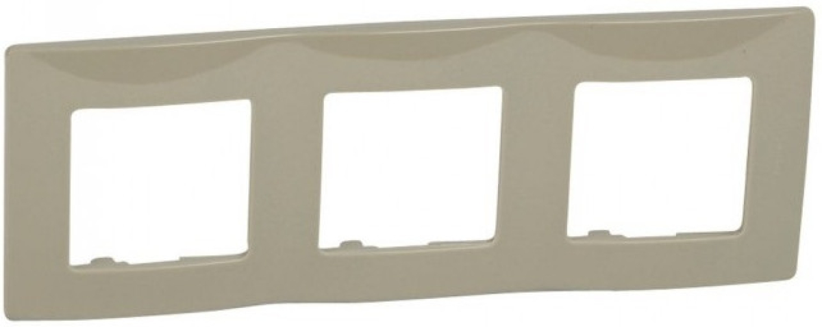 Продукт Тройна рамка Legrand Niloe, кафена ниска цена с бърза доставка - BestPC.BG