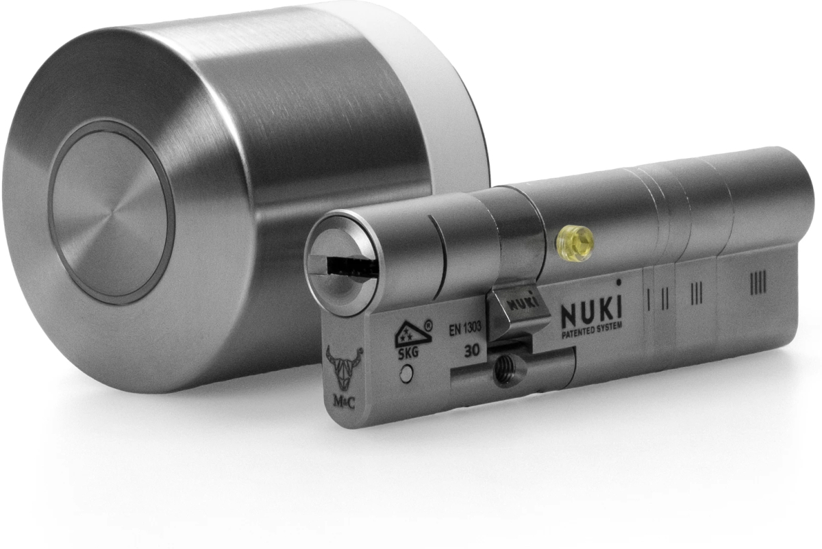 Продукт Nuki смарт ключалка за врата Smart Lock Ultra, магнитен порт за зареждане, дистанционно управление, сивна ниска цена с бърза доставка - BestPC.BG