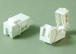 Конектор / букса Жак категория 5е неекраниран с капаче против прах, 90 градуса