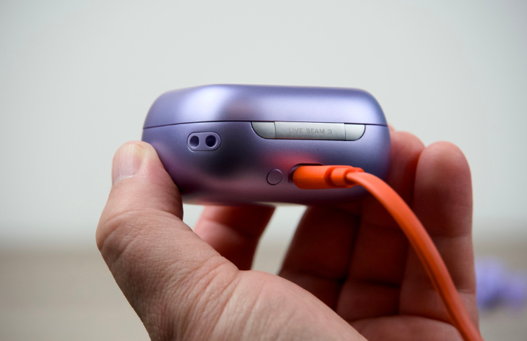 blutut-slushalki-tapi-jbl-live-beam-3-srebrist-451425