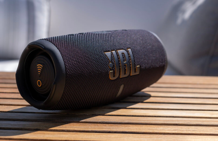 jbl-charge-5-wi-fi-cherna-377393