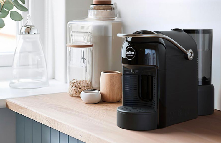 lavazza-kafe-mashina-a-modo-mio-jolie-evo-220-240-v-chervena-439031